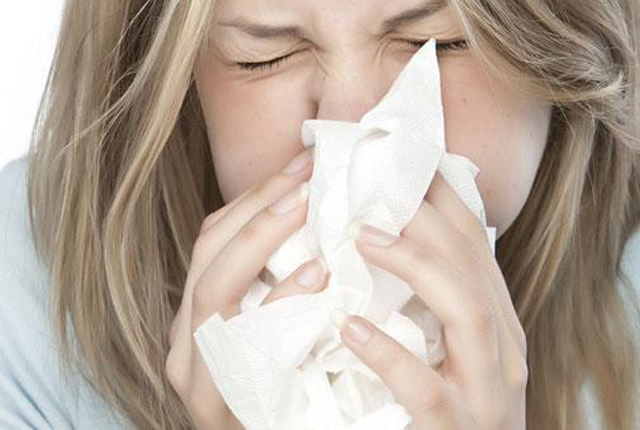 鼻炎总是反复的发作怎么办？